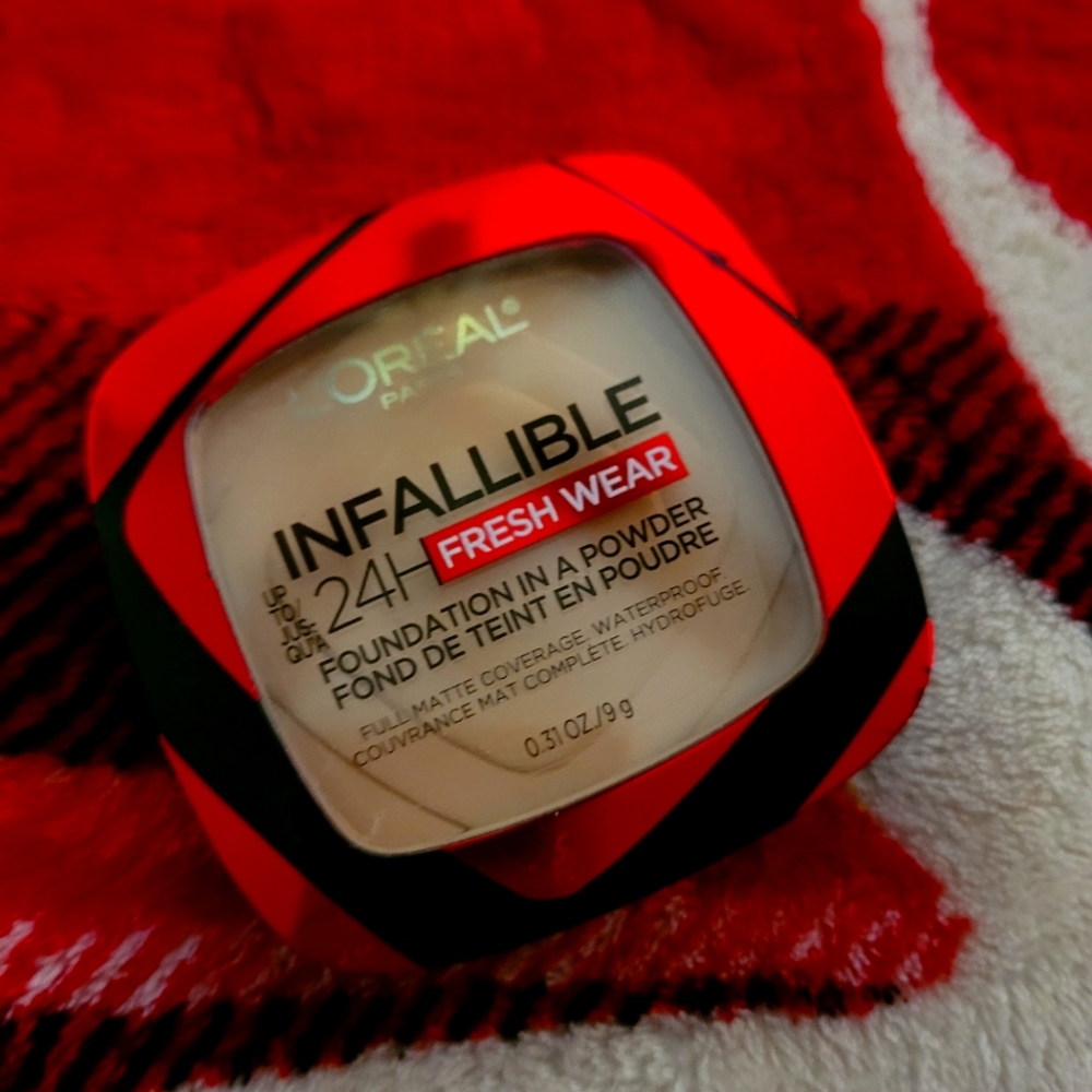 Infallible 24wear foundation 130 true beige